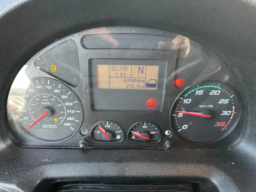 厢式卡车 Iveco ML120E280 *Hayon 2000 kg*280 CV*caisse 7m8：图13