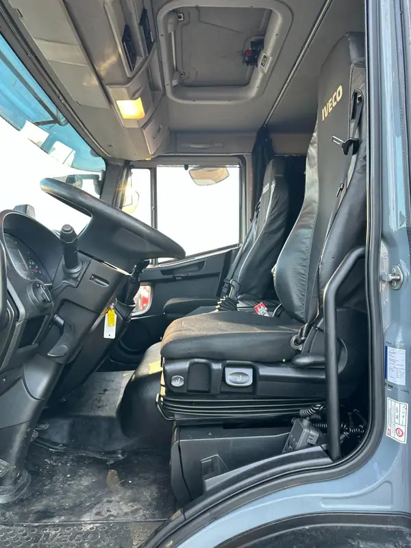 厢式卡车 Iveco ML120E280 *Hayon 2000 kg*280 CV*caisse 7m8：图11