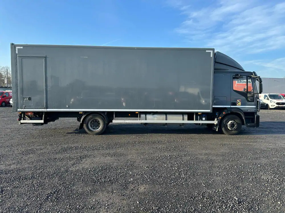 厢式卡车 Iveco ML120E280 *Hayon 2000 kg*280 CV*caisse 7m8：图6