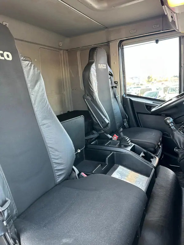 厢式卡车 Iveco ML120E280 *Hayon 2000 kg*280 CV*caisse 7m8：图20