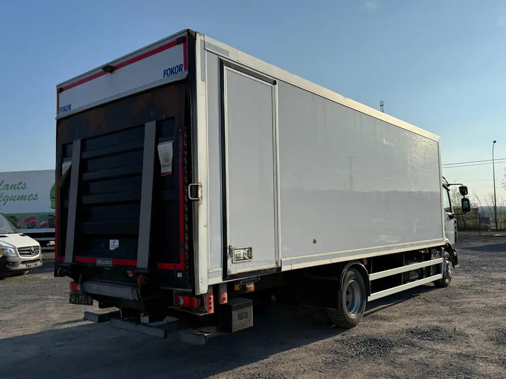 Renault D14 250 *D14 250 cv* - 厢式卡车:图4 Renault D14 250 *D14 250 cv* - 厢式卡车:图4