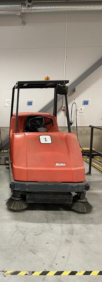 Hako Hakomatic B 1100 - 工业清扫机:图1 Hako Hakomatic B 1100 - 工业清扫机:图1