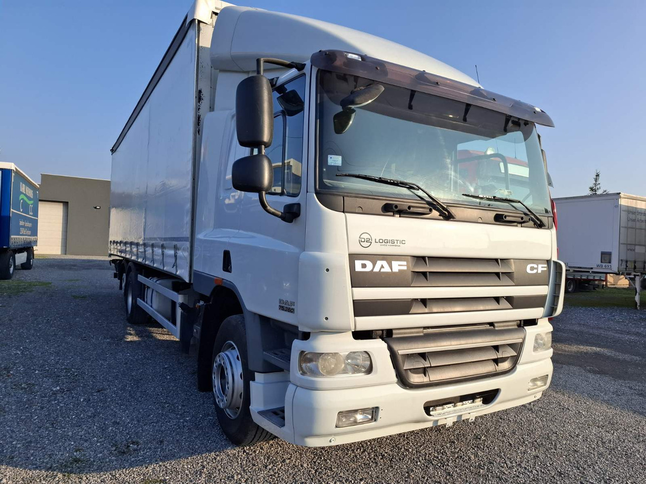 DAF CF 75.360 8,5m - 侧帘卡车:图1 DAF CF 75.360 8,5m - 侧帘卡车:图1