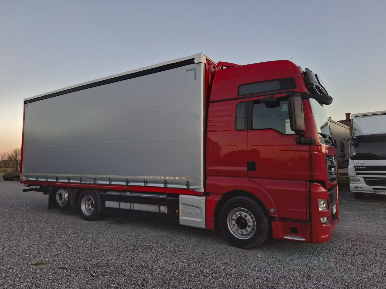 MAN TGX 26.440 E6 - 侧帘卡车:图5 MAN TGX 26.440 E6 - 侧帘卡车:图5