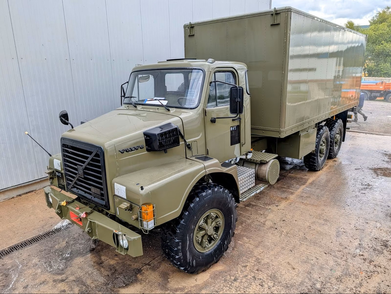VOLVO N10 - 厢式卡车:图1 VOLVO N10 - 厢式卡车:图1