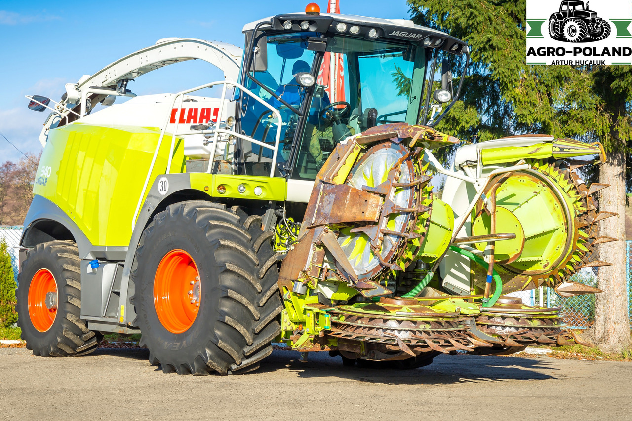 CLAAS JAGUAR 940 - 2014 ROK - 4X4 + ORBIS 600 + PU 300 - 饲料收割机:图2 CLAAS JAGUAR 940 - 2014 ROK - 4X4 + ORBIS 600 + PU 300 - 饲料收割机:图2