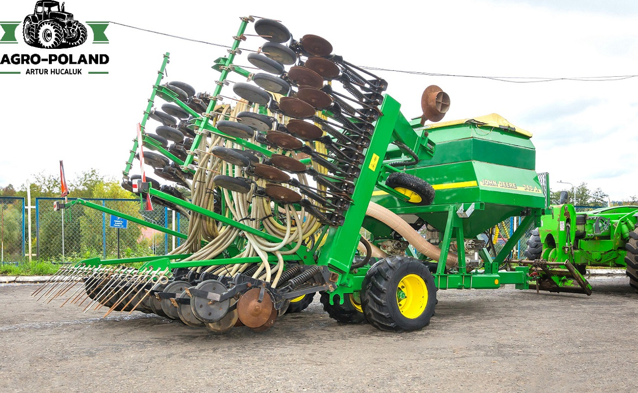JOHN DEERE 740A - 2008 ROK - 6 M - 条播机:图4 JOHN DEERE 740A - 2008 ROK - 6 M - 条播机:图4
