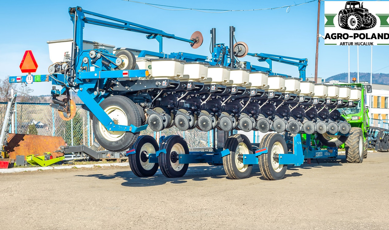 KINZE 3600 - 2006 ROK - 12 RZĘDOWY + ZBIORNIK NA NAWÓZ I MIKROELEMENTY - 精准播种机:图1 KINZE 3600 - 2006 ROK - 12 RZĘDOWY + ZBIORNIK NA NAWÓZ I MIKROELEMENTY - 精准播种机:图1