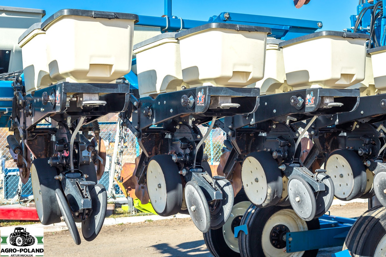 KINZE 3600 - 2006 ROK - 12 RZĘDOWY + ZBIORNIK NA NAWÓZ I MIKROELEMENTY - 精准播种机:图5 KINZE 3600 - 2006 ROK - 12 RZĘDOWY + ZBIORNIK NA NAWÓZ I MIKROELEMENTY - 精准播种机:图5