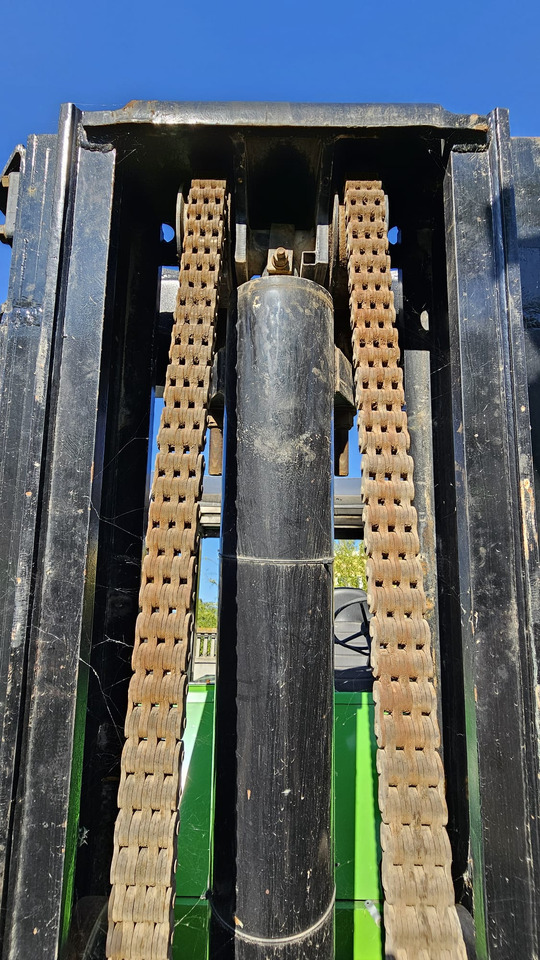 CATERPILLAR V330B - 越野叉车:图3 CATERPILLAR V330B - 越野叉车:图3