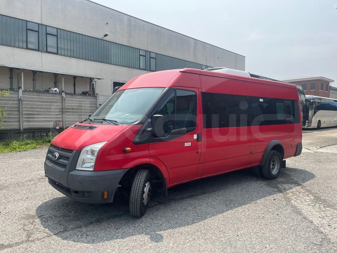 Ford Transit Tourneo - 郊区巴士:图3 Ford Transit Tourneo - 郊区巴士:图3