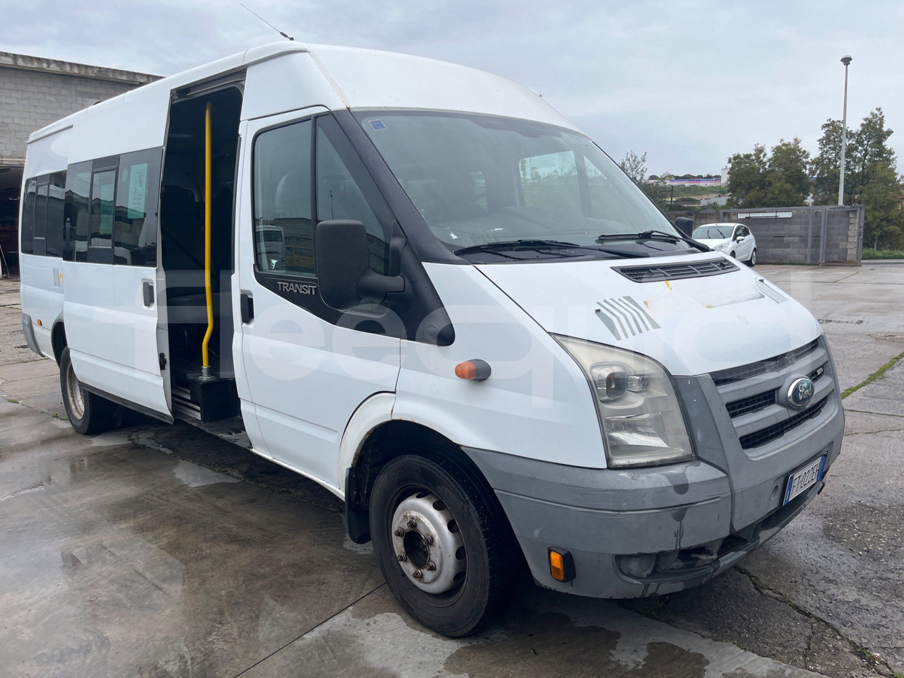 Ford Transit - 小型巴士, 小型客车:图1 Ford Transit - 小型巴士, 小型客车:图1