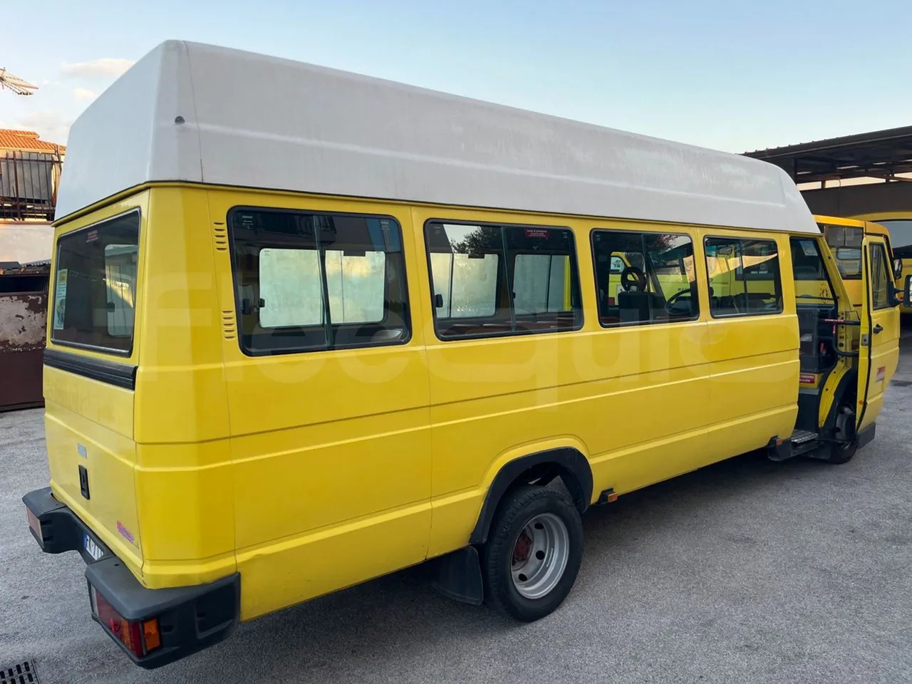 小型巴士, 小型客车 Iveco A45E10:图10 小型巴士, 小型客车 Iveco A45E10:图10