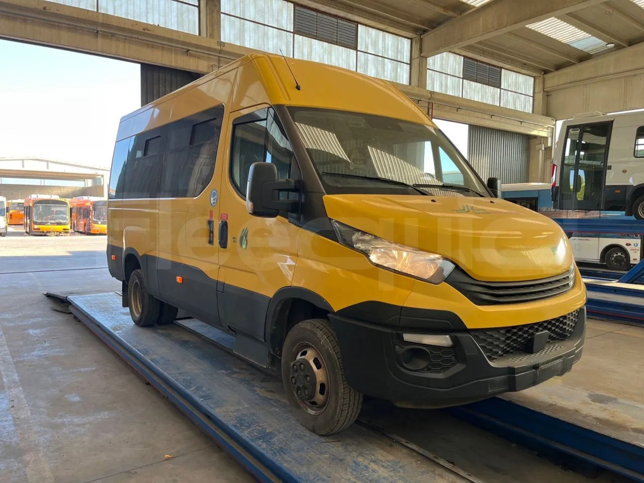 Iveco Daily - 校車:图1 Iveco Daily - 校車:图1