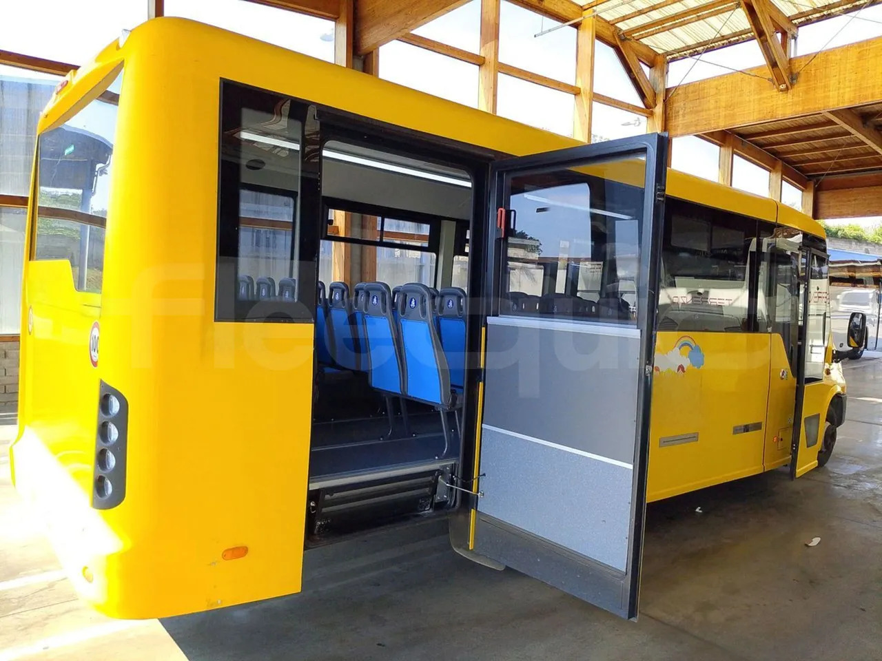 校車 Iveco Indcar：图10