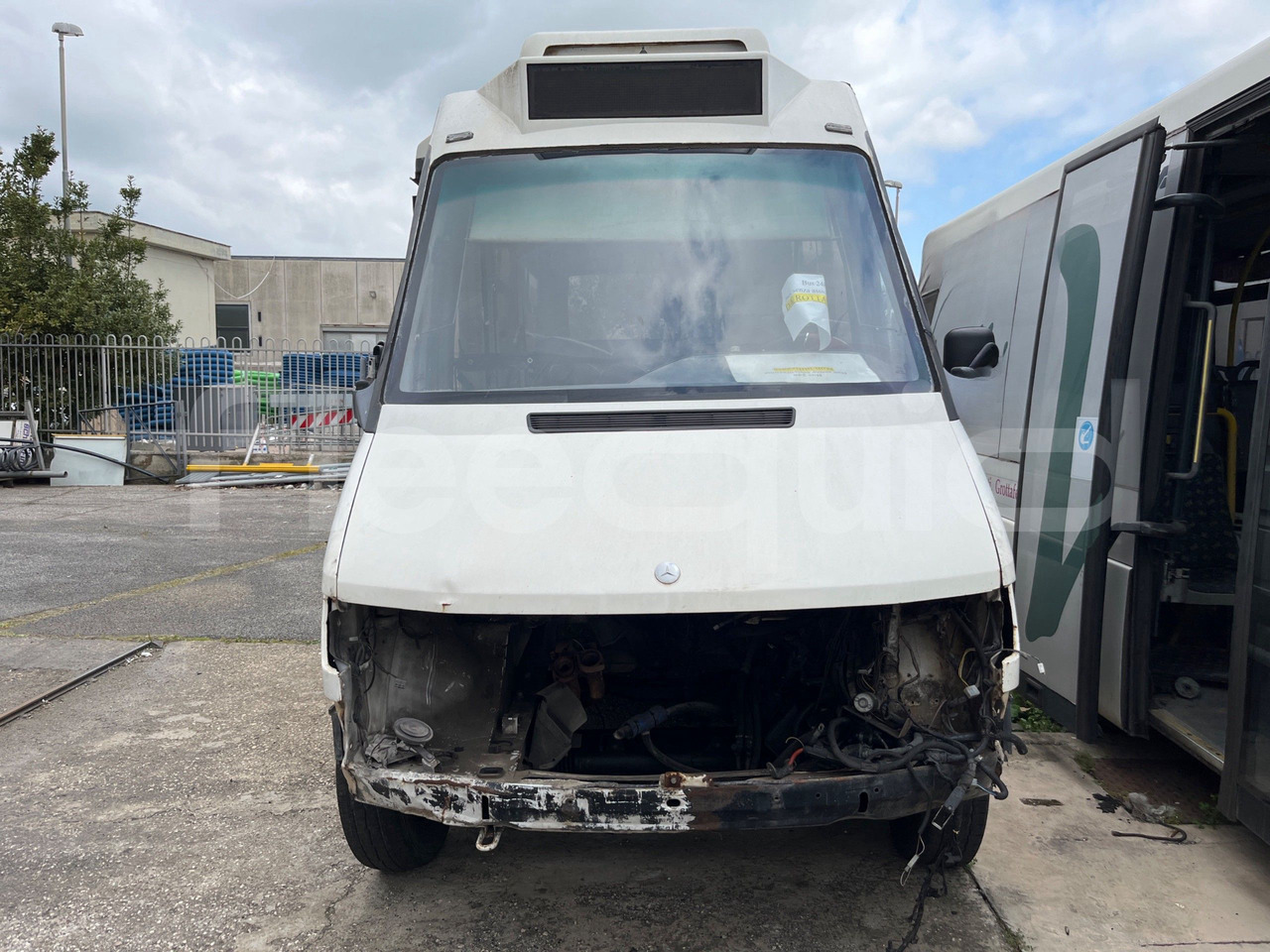 Mercedes-Benz 414T - 小型巴士, 小型客车:图2 Mercedes-Benz 414T - 小型巴士, 小型客车:图2