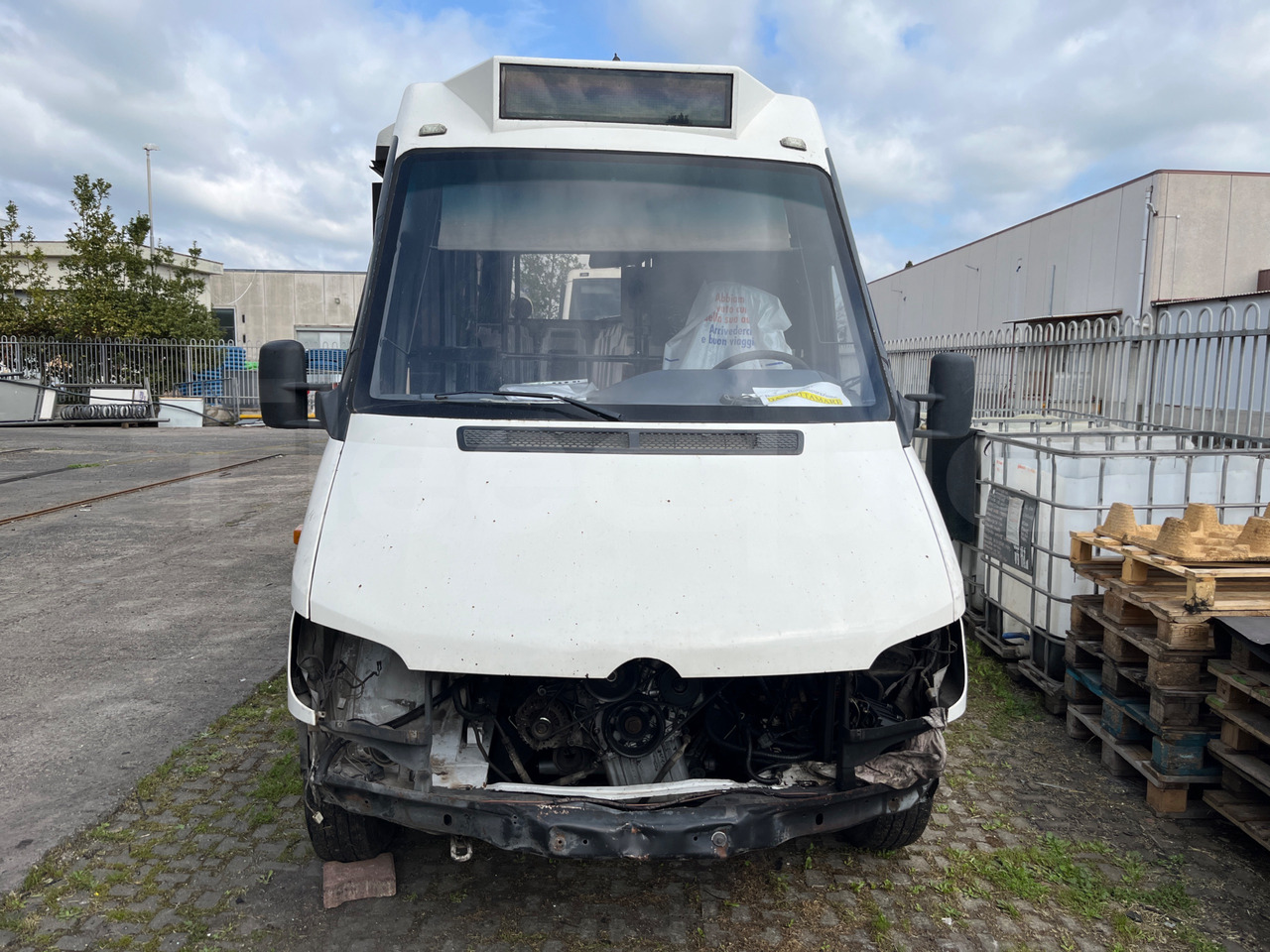 Mercedes-Benz 414T - 小型巴士, 小型客车:图2 Mercedes-Benz 414T - 小型巴士, 小型客车:图2