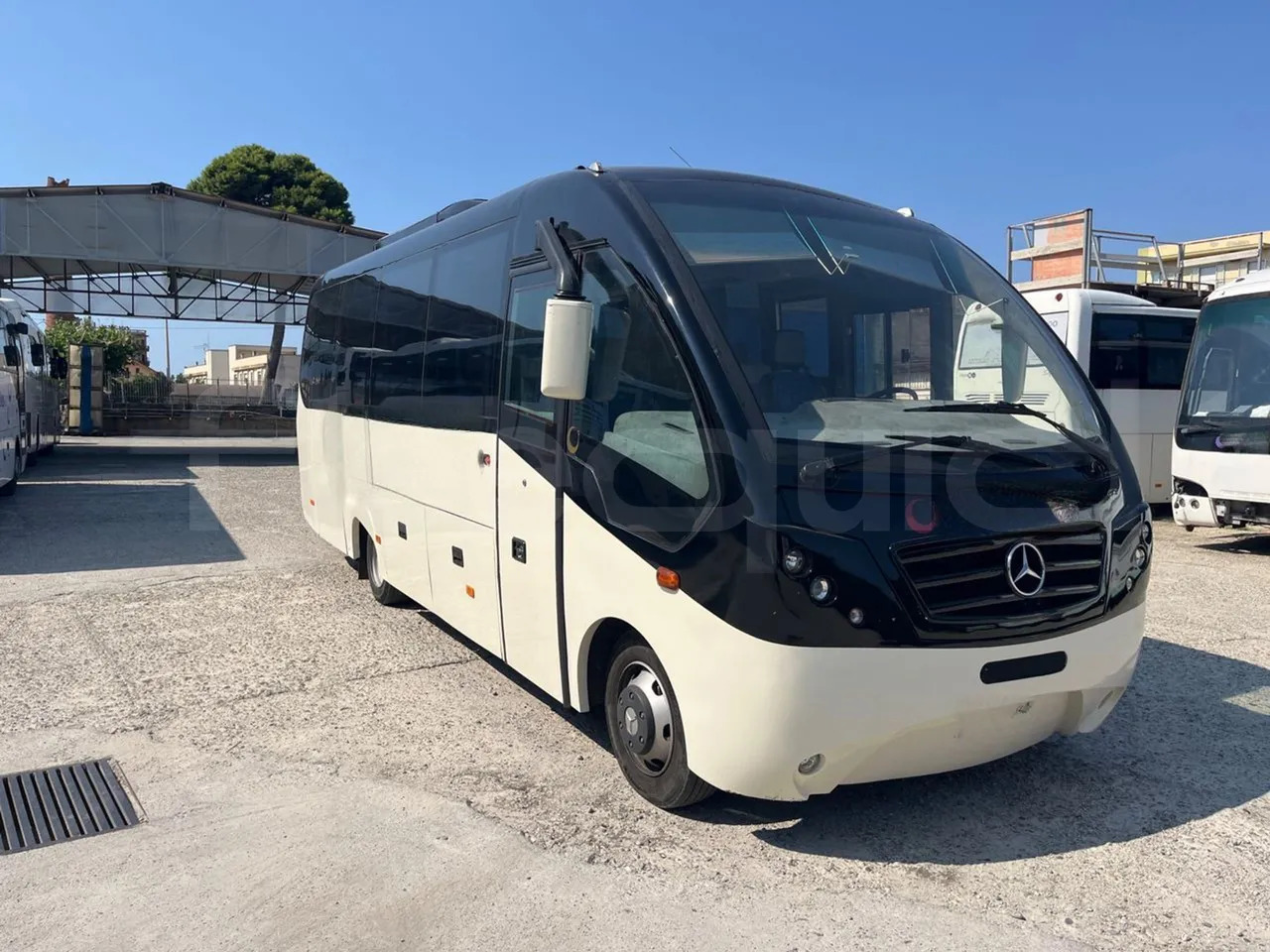 Mercedes-Benz MB 818 S - 长途客车:图1 Mercedes-Benz MB 818 S - 长途客车:图1