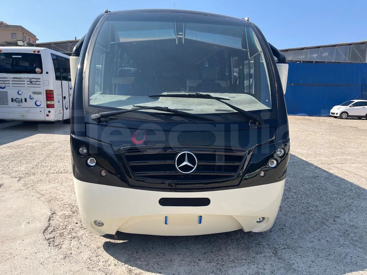 Mercedes-Benz MB 818 S - 长途客车:图2 Mercedes-Benz MB 818 S - 长途客车:图2