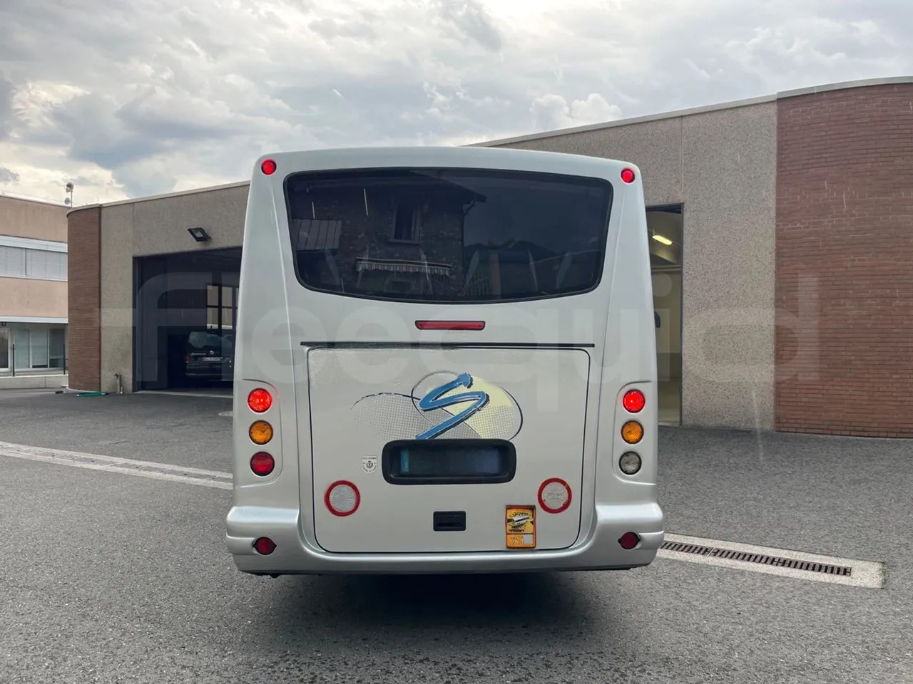Mercedes-Benz MB 818 S - 长途客车:图5 Mercedes-Benz MB 818 S - 长途客车:图5