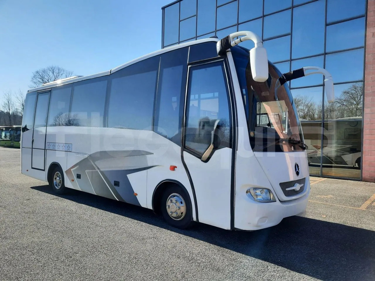 Mercedes-Benz MB1022 - 长途客车:图1 Mercedes-Benz MB1022 - 长途客车:图1