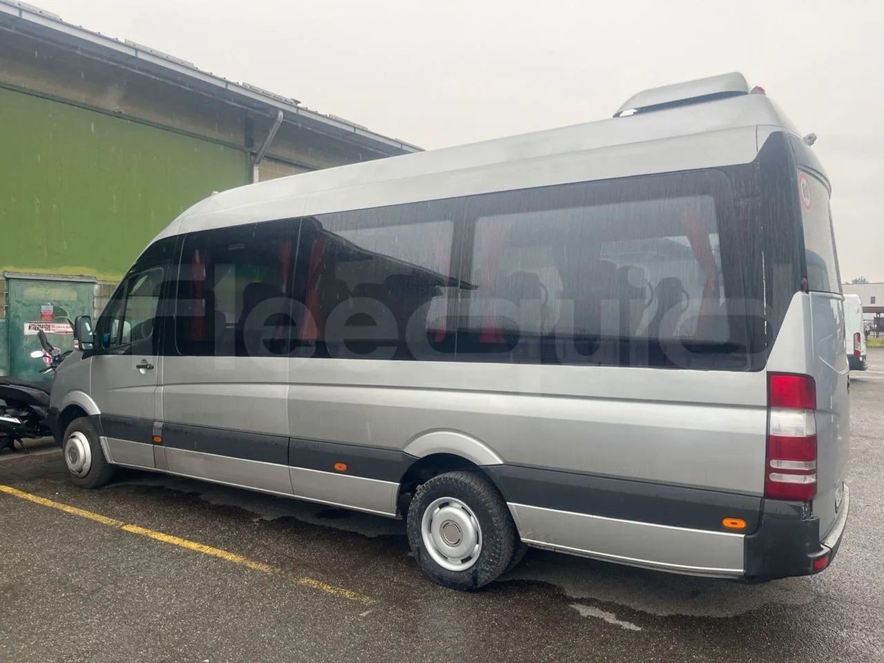 小型巴士, 小型客车 Mercedes-Benz Sprinter：图6