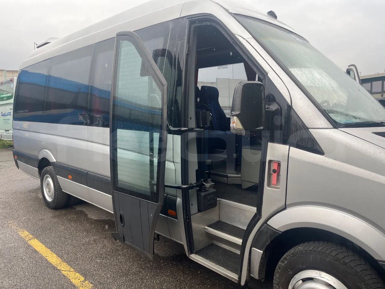 小型巴士, 小型客车 Mercedes-Benz Sprinter：图16