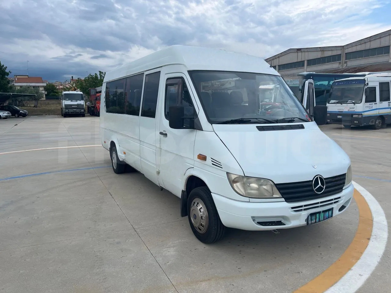 Mercedes-Benz Sprinter - 小型巴士, 小型客车:图1 Mercedes-Benz Sprinter - 小型巴士, 小型客车:图1