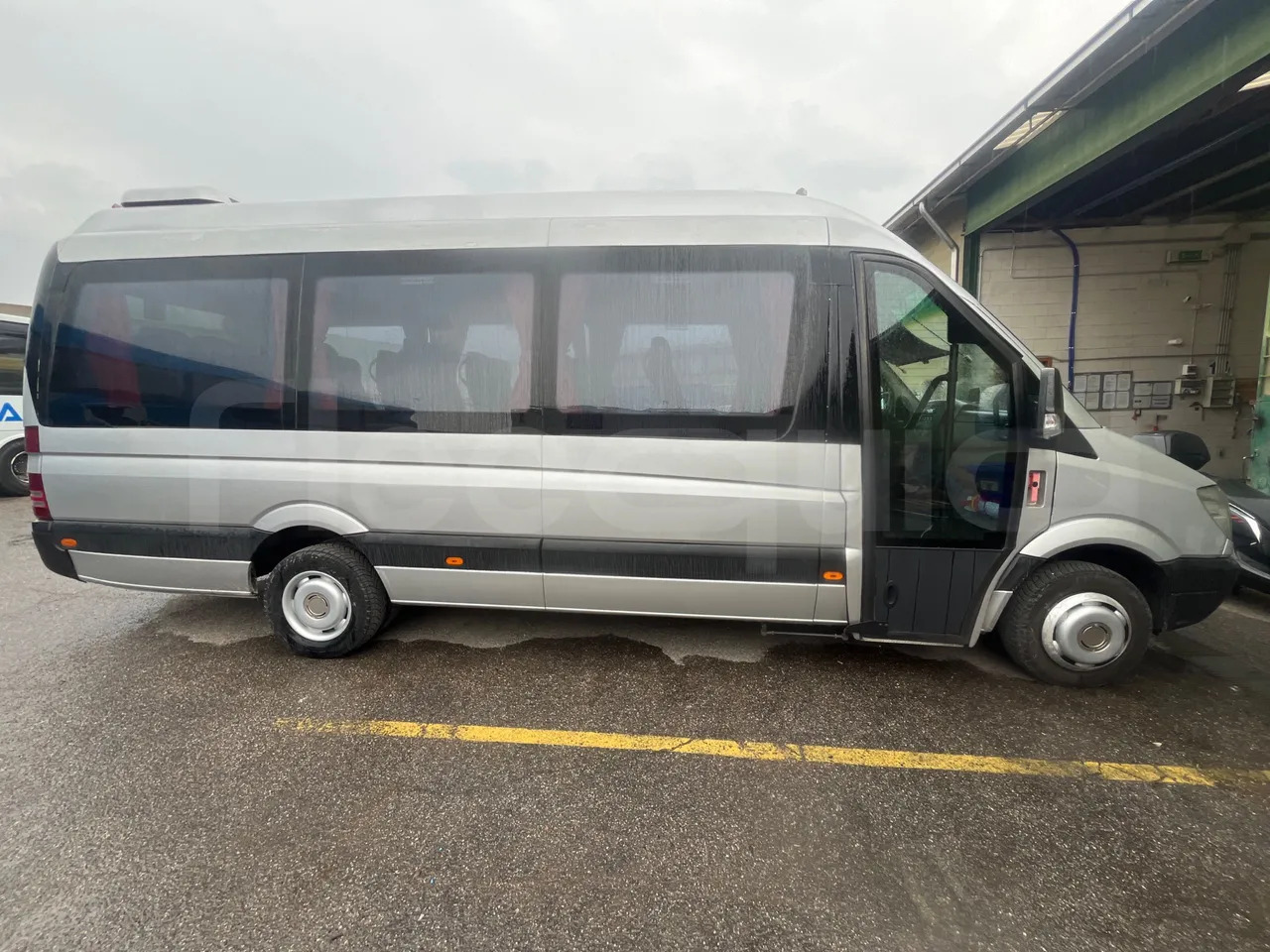小型巴士, 小型客车 Mercedes-Benz Sprinter：图10