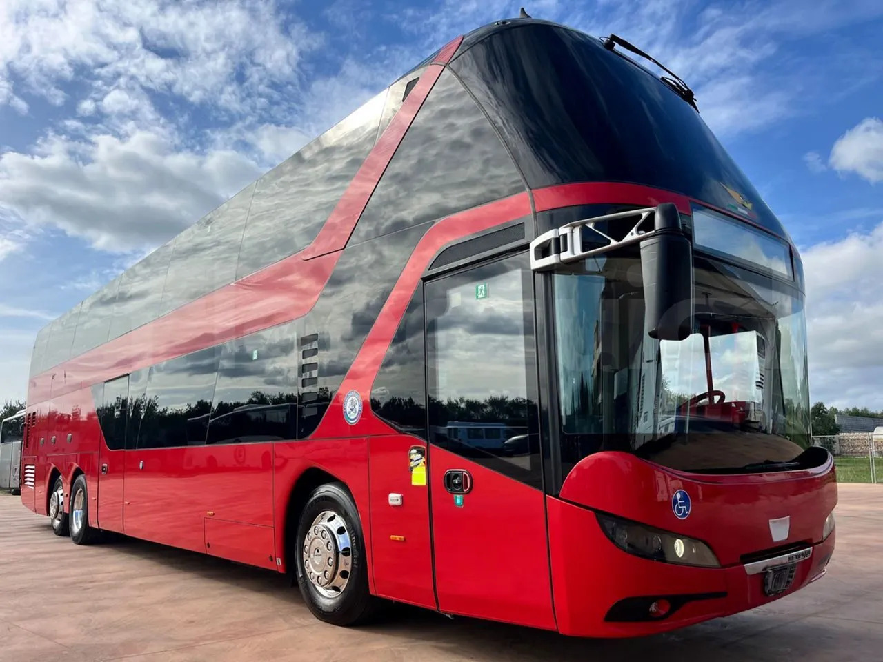 Neoplan Skyliner - 长途客车:图1 Neoplan Skyliner - 长途客车:图1
