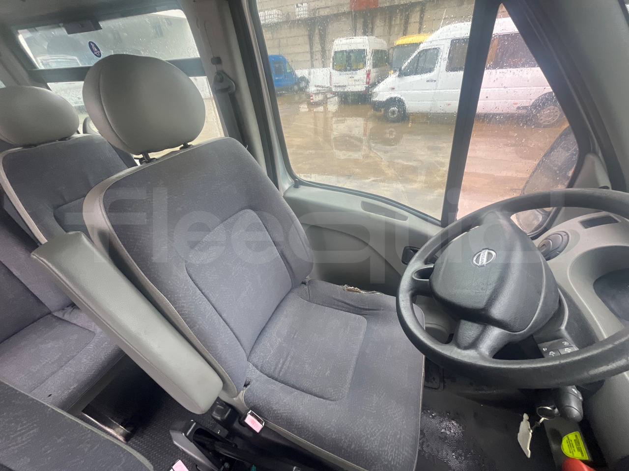 小型巴士, 小型客车 Nissan Interstar：图17