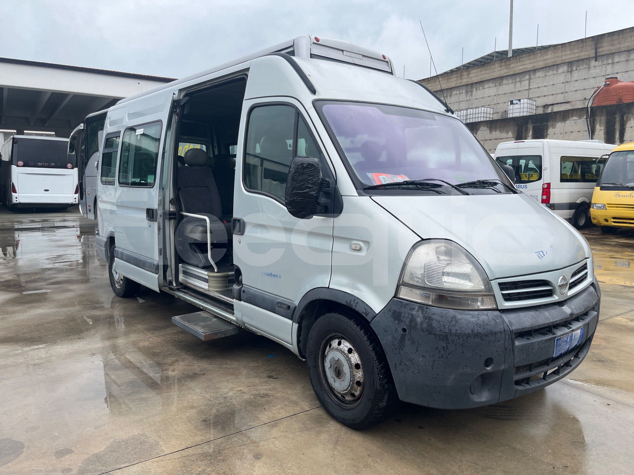 Nissan Interstar - 小型巴士, 小型客车:图1 Nissan Interstar - 小型巴士, 小型客车:图1