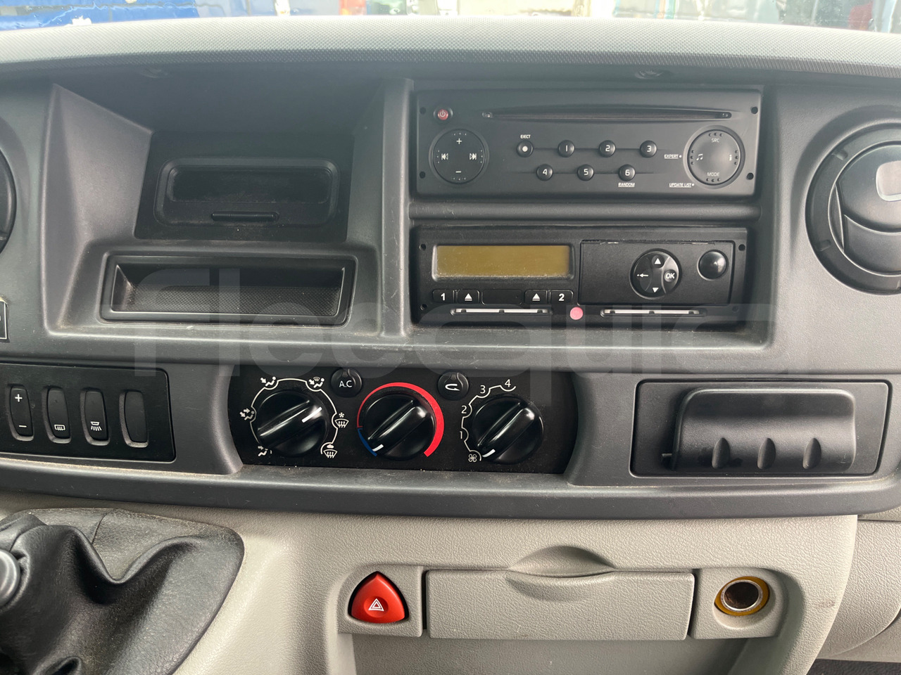 小型巴士, 小型客车 Nissan Interstar：图18