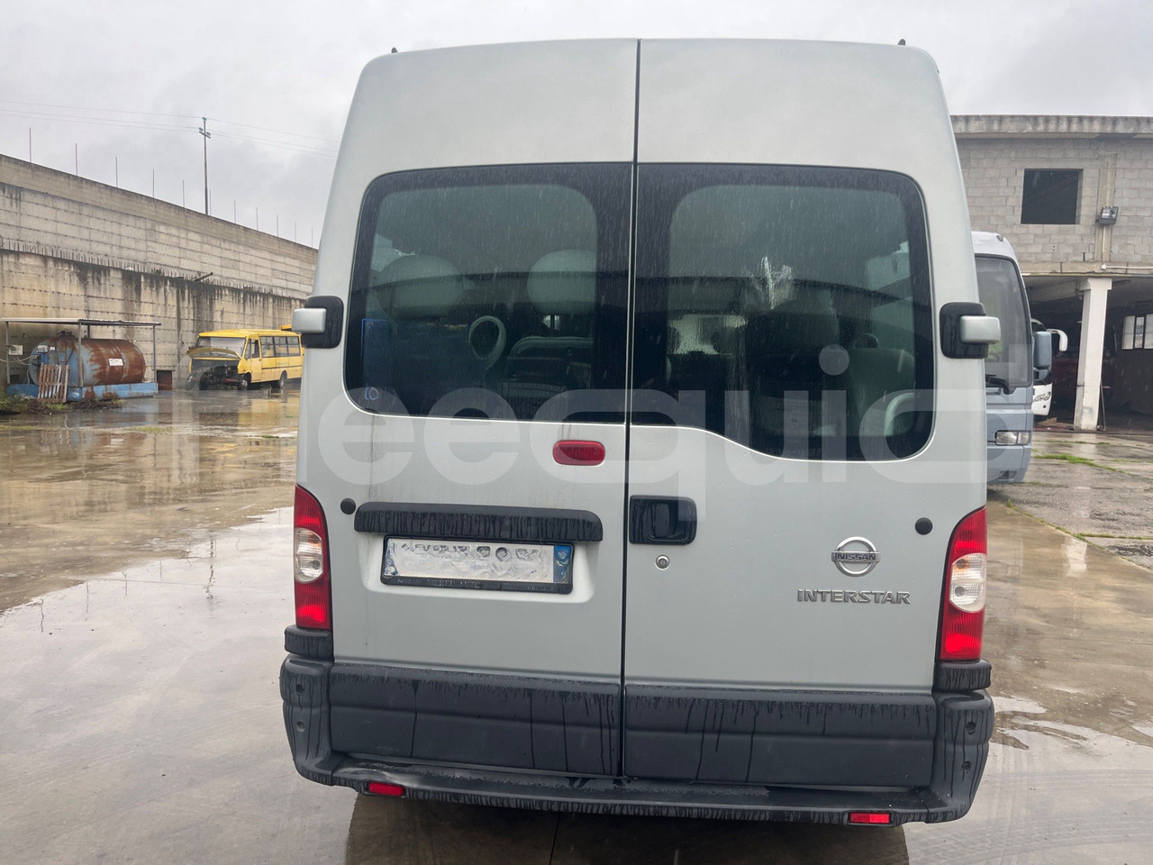 小型巴士, 小型客车 Nissan Interstar：图6