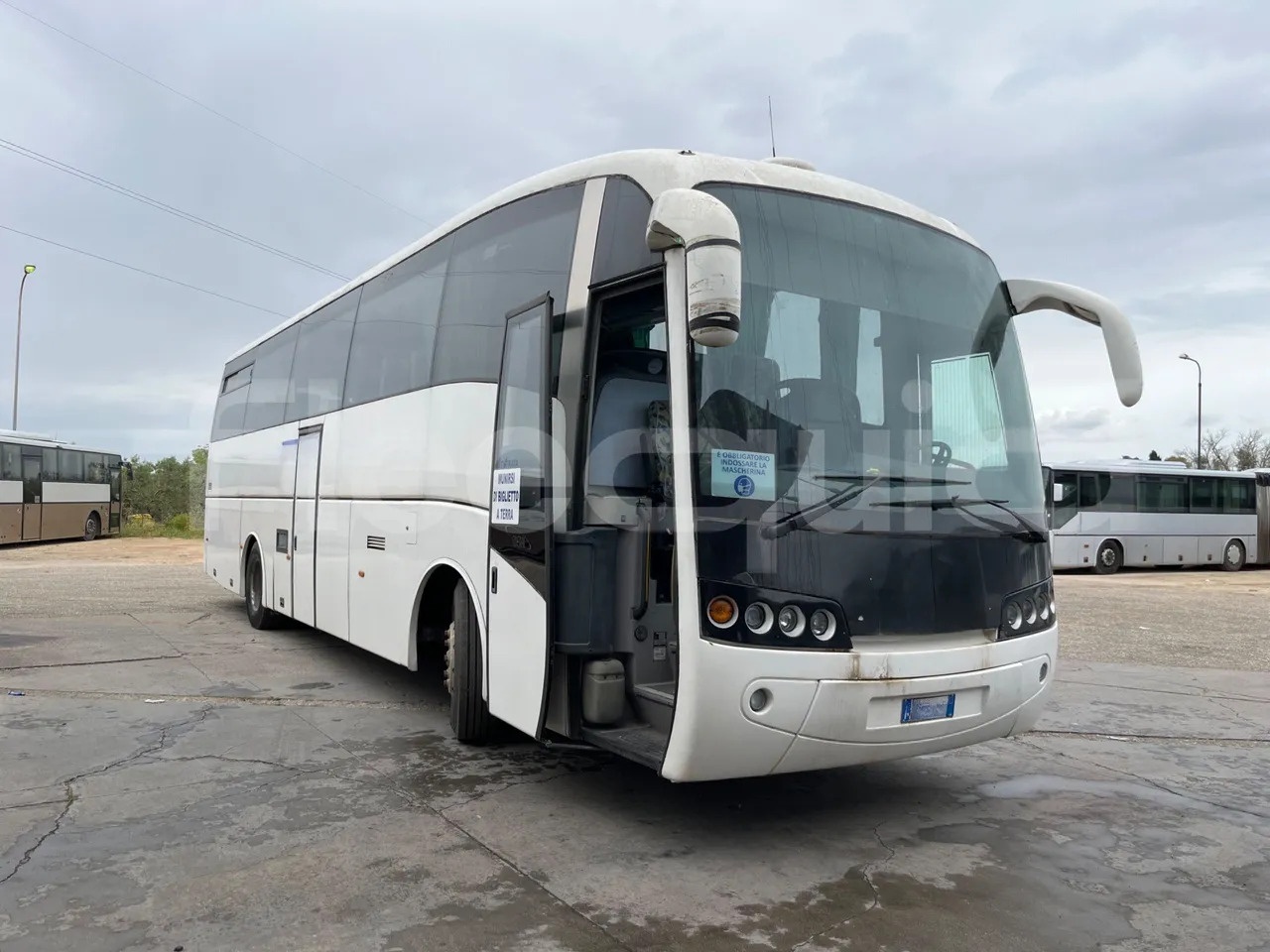 Volvo B12 - 长途客车:图1 Volvo B12 - 长途客车:图1