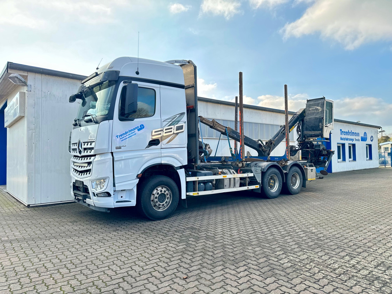 Mercedes Arocs 3358 L 6x4 Radstand 4500 Arocs 3358 L 6x4 Blatt-Luft Gefedert - 木材运输车:图1 Mercedes Arocs 3358 L 6x4 Radstand 4500 Arocs 3358 L 6x4 Blatt-Luft Gefedert - 木材运输车:图1