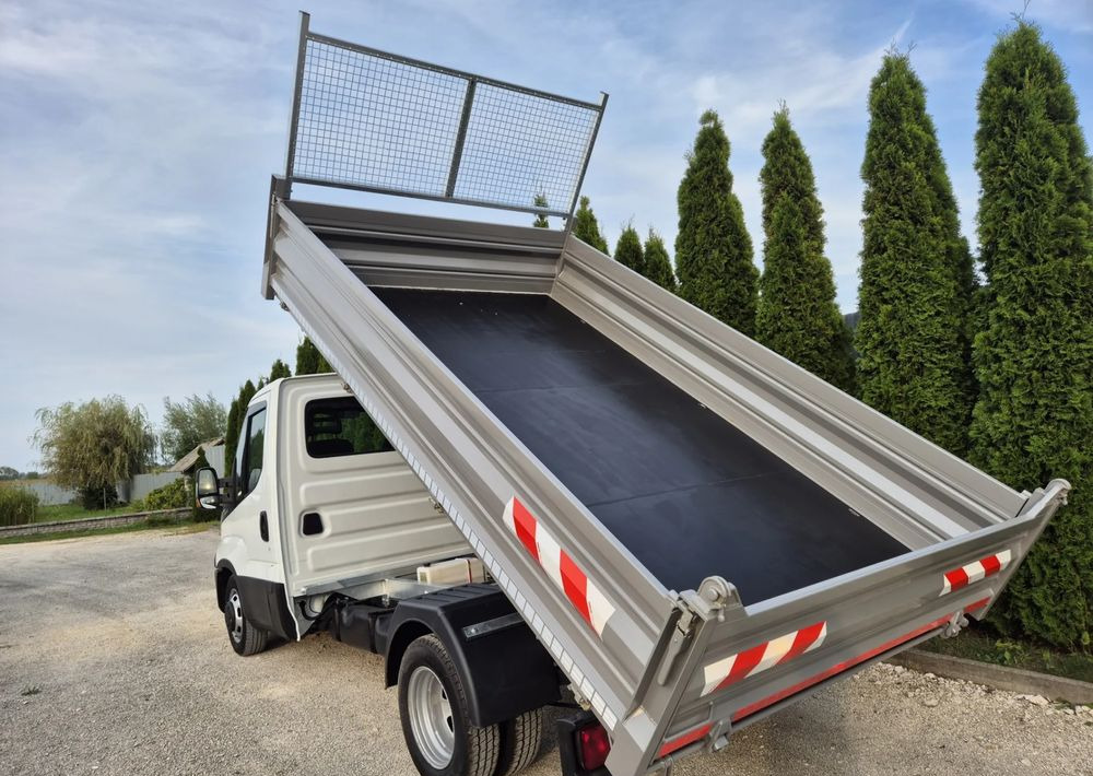 Iveco 35C15 3.0 - 翻斗货车:图3 Iveco 35C15 3.0 - 翻斗货车:图3