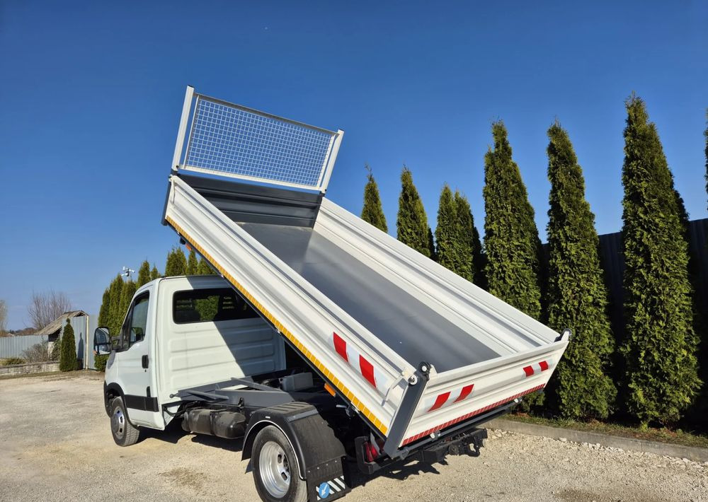 Iveco 35c15 3.0 150KM - 翻斗货车:图3 Iveco 35c15 3.0 150KM - 翻斗货车:图3