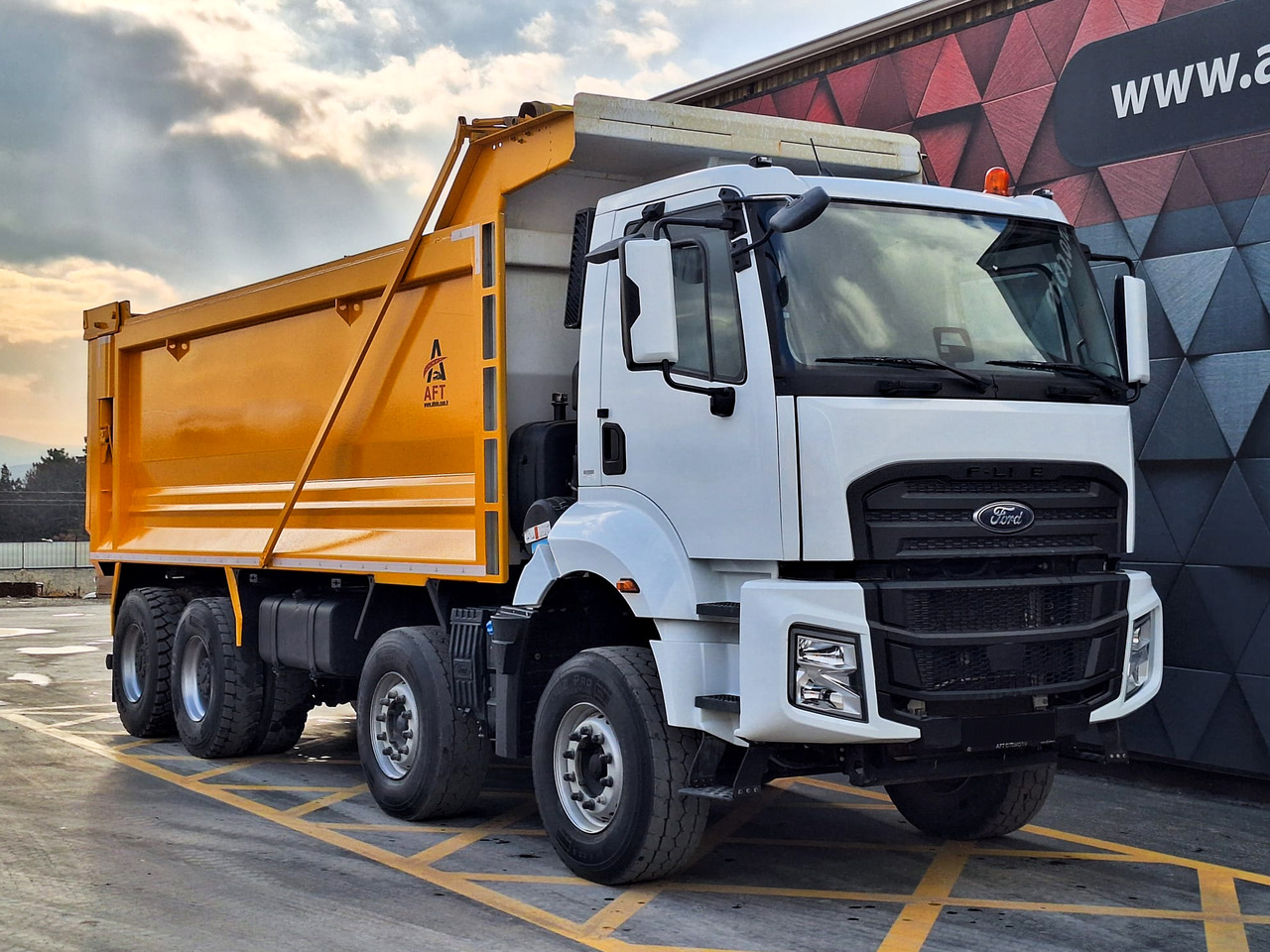 FORD 4445 XD - 翻斗车:图3 FORD 4445 XD - 翻斗车:图3