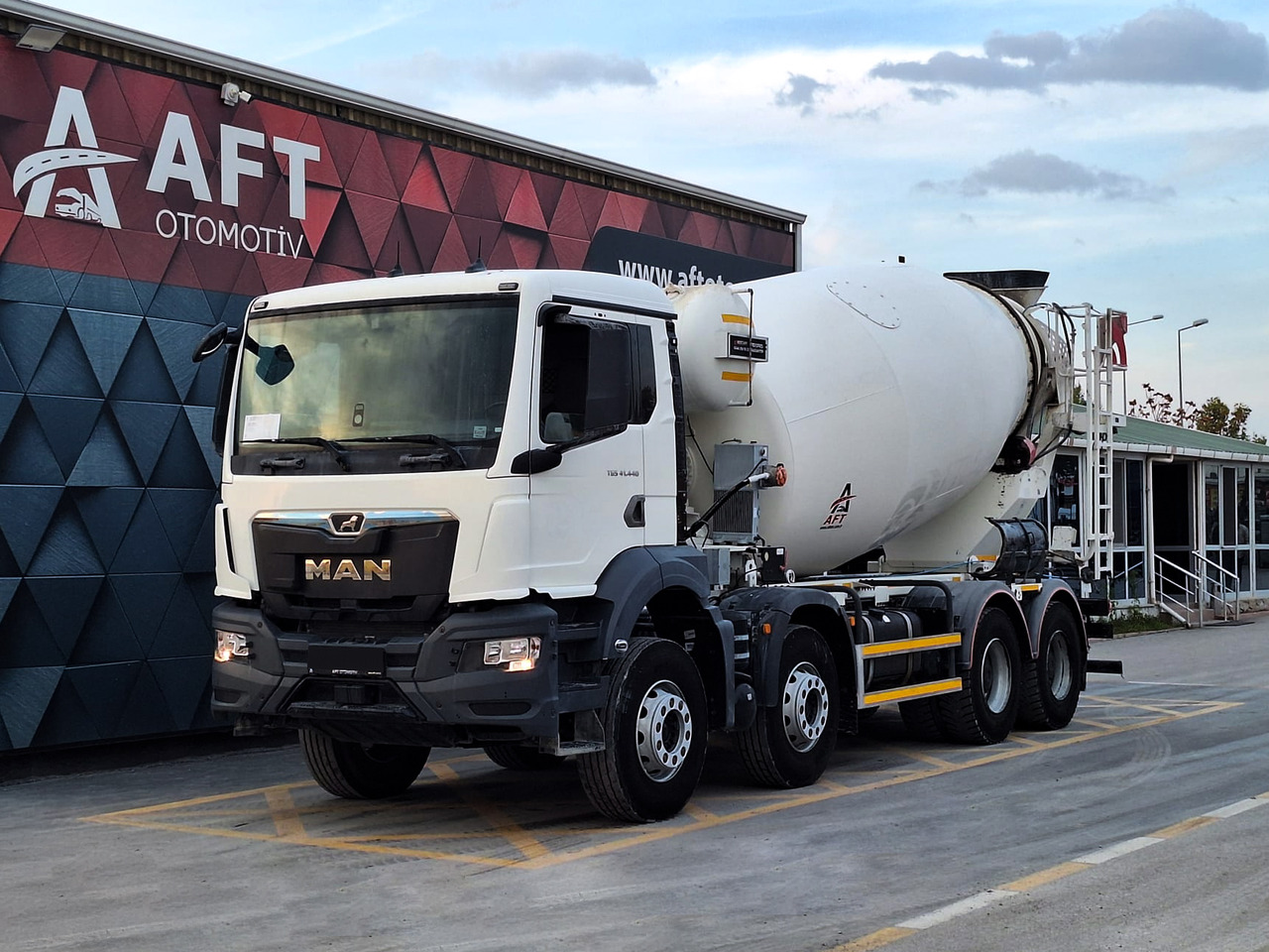 MAN TGS 41.440 - 混凝土搅拌车:图1 MAN TGS 41.440 - 混凝土搅拌车:图1