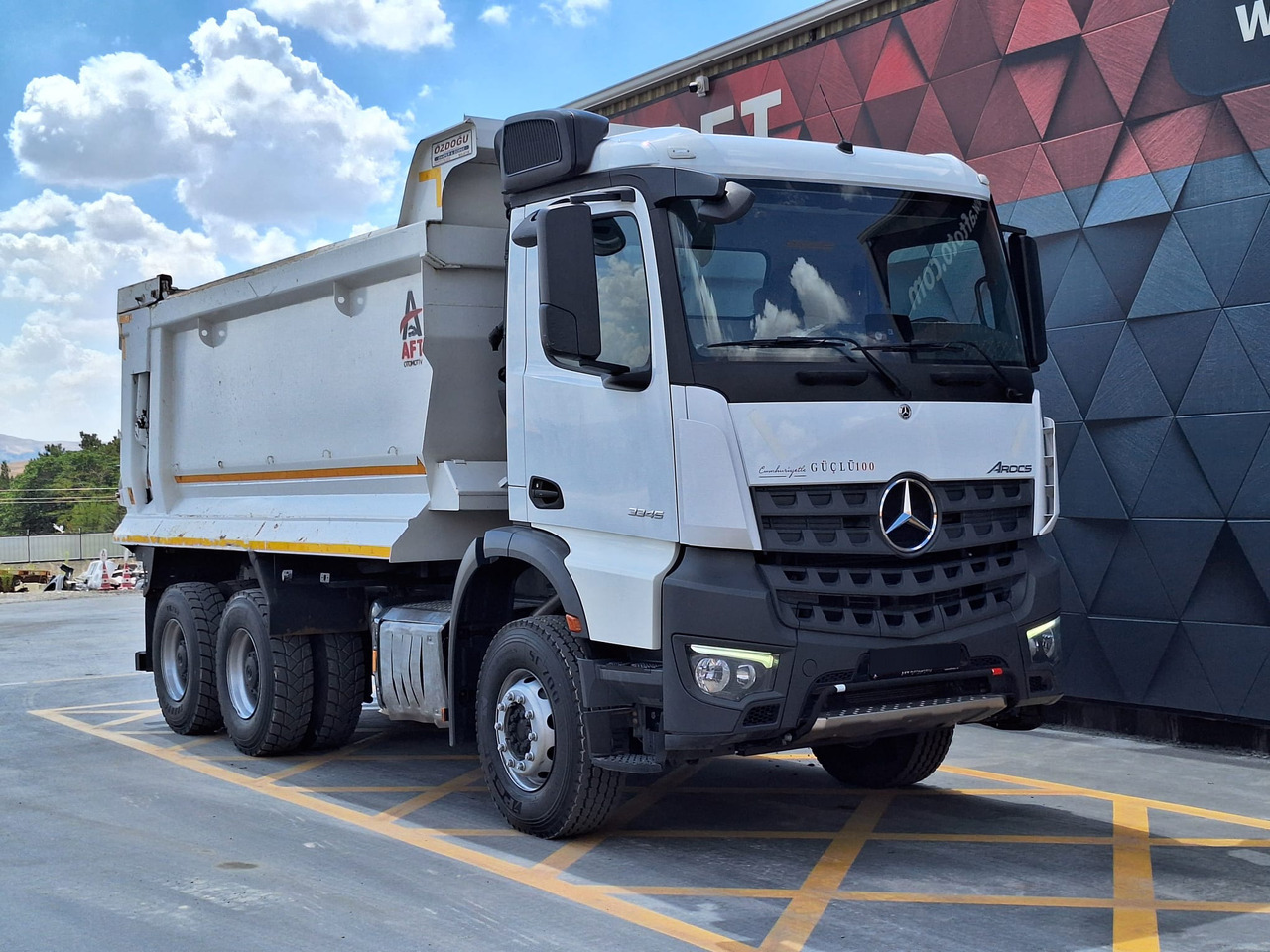 MERCEDES-BENZ AROCS 3345 - 翻斗车:图3 MERCEDES-BENZ AROCS 3345 - 翻斗车:图3