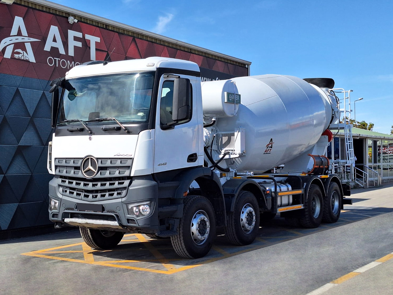 MERCEDES-BENZ AROCS 4142 - 混凝土搅拌机:图1 MERCEDES-BENZ AROCS 4142 - 混凝土搅拌机:图1
