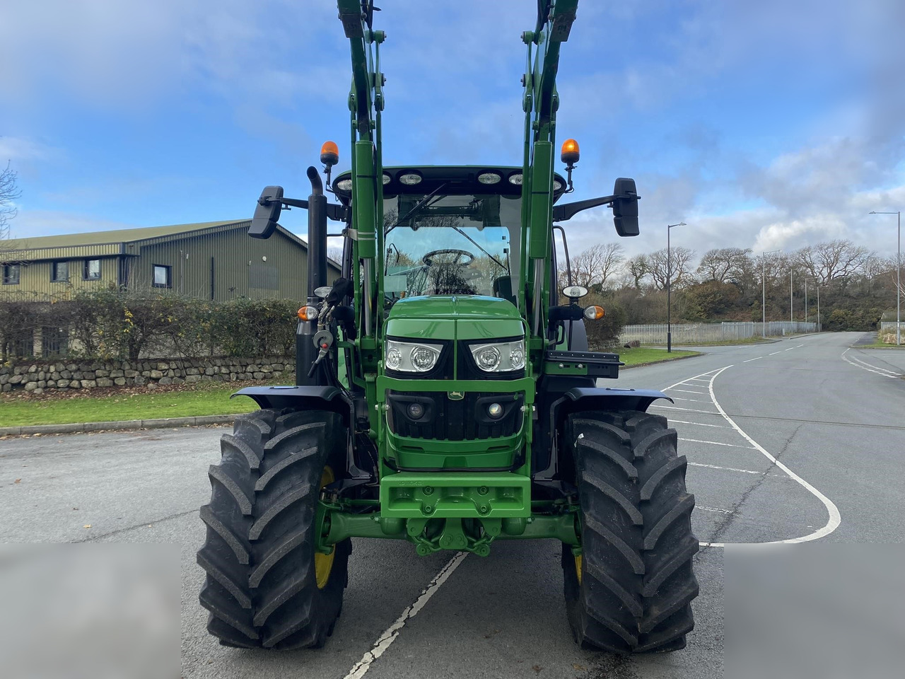 2019 JOHN DEERE 6130R - 拖拉机:图3 2019 JOHN DEERE 6130R - 拖拉机:图3