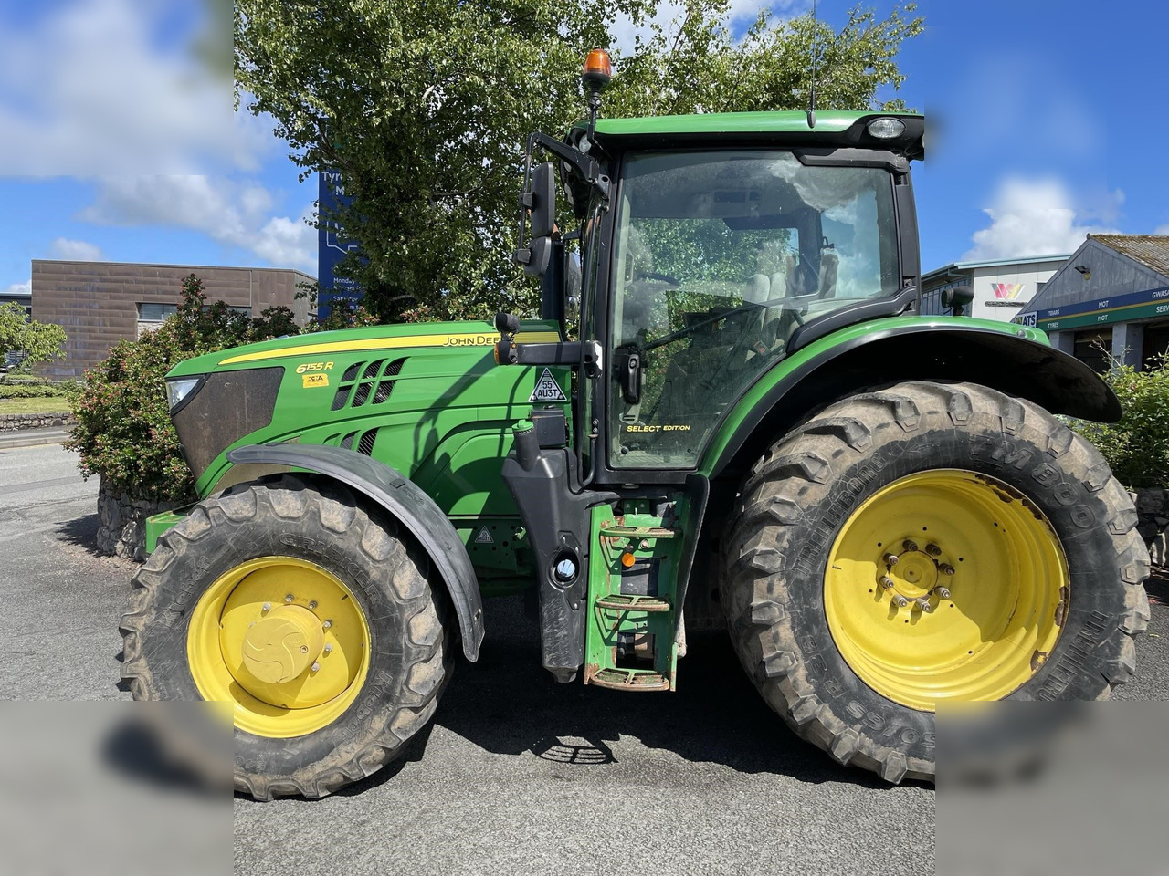2019 JOHN DEERE 6155R - 拖拉机:图2 2019 JOHN DEERE 6155R - 拖拉机:图2