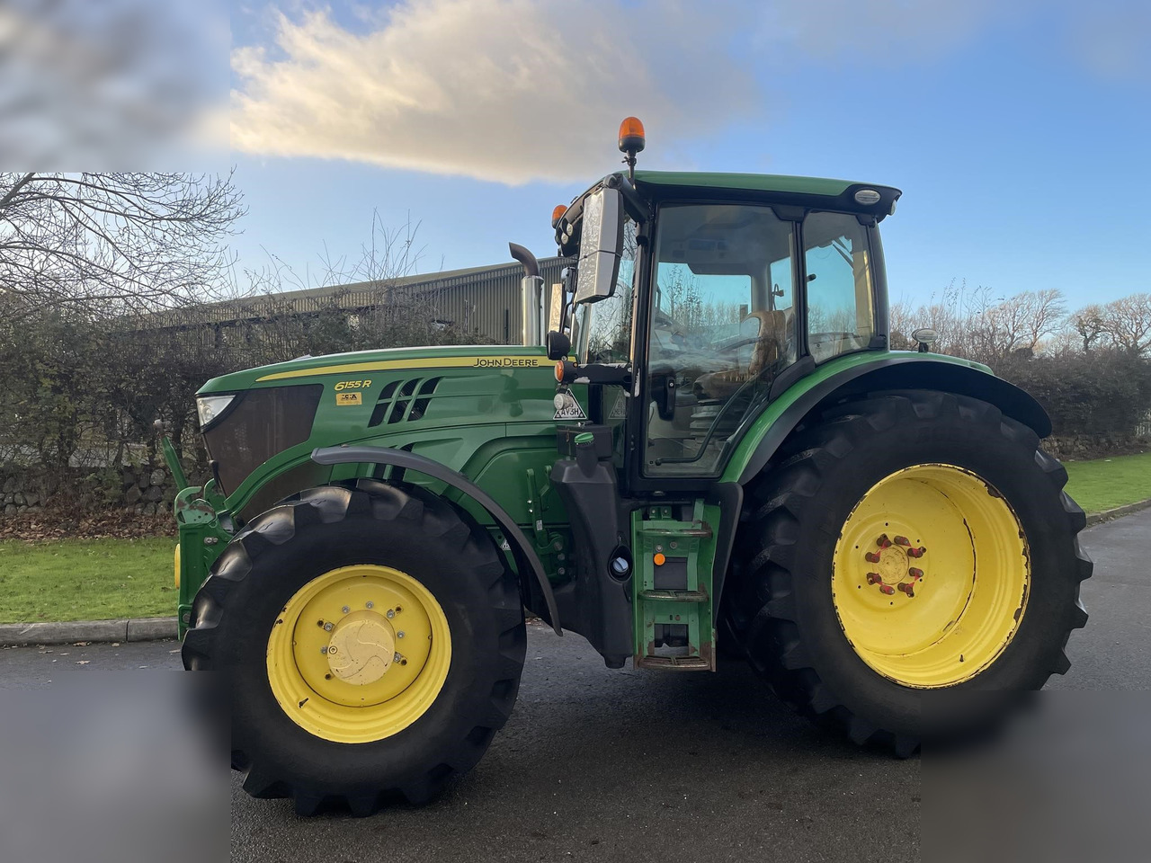 2020 JOHN DEERE 6155R - 拖拉机:图1 2020 JOHN DEERE 6155R - 拖拉机:图1