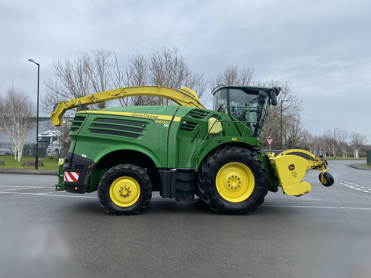 2020 JOHN DEERE 8600 - 饲料收割机:图4 2020 JOHN DEERE 8600 - 饲料收割机:图4