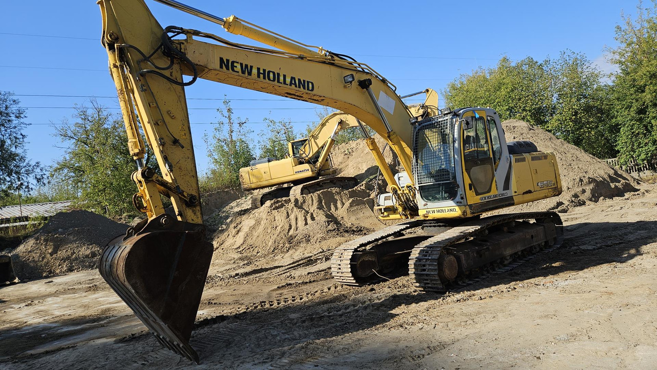 NEW HOLLAND E 245 B - 履带式挖掘机:图3 NEW HOLLAND E 245 B - 履带式挖掘机:图3