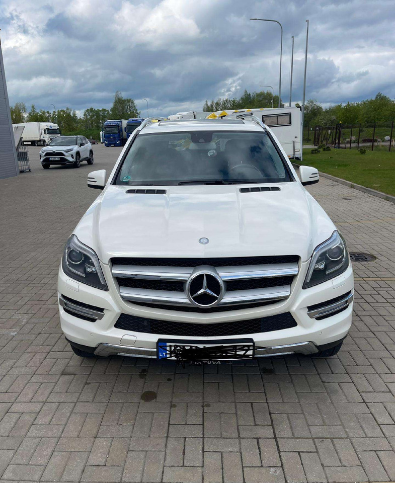 Mercedes-Benz GL350 - 越野车:图1 Mercedes-Benz GL350 - 越野车:图1