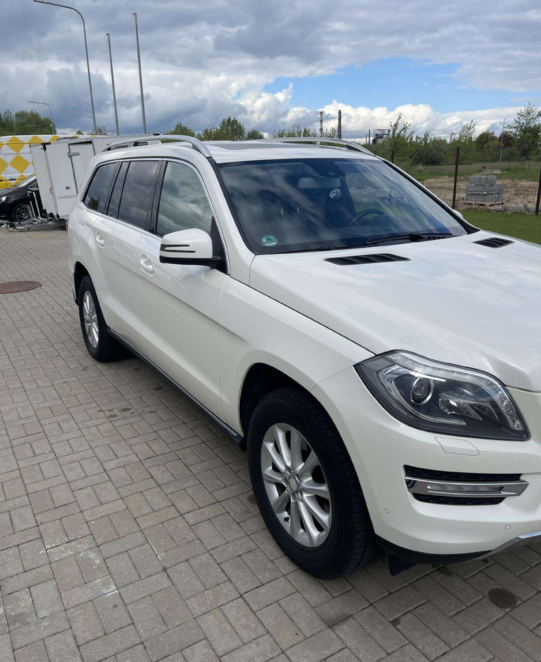 Mercedes-Benz GL350 - 越野车:图2 Mercedes-Benz GL350 - 越野车:图2