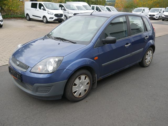 Ford Fiesta 1,3 51 kW Ambiente - 汽车:图1 Ford Fiesta 1,3 51 kW Ambiente - 汽车:图1